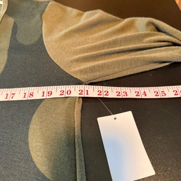 GO Couture XL Nordstrom‎ Rack Olive Camo Long Sleeve Tunic Top Stretch Women's - Picture 7 of 9